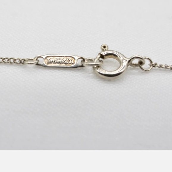 Beautiful Tiffany and CO necklace 3hearts - Picture 7 of 9